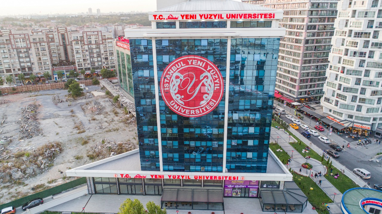 جامعة يني يوزيل
